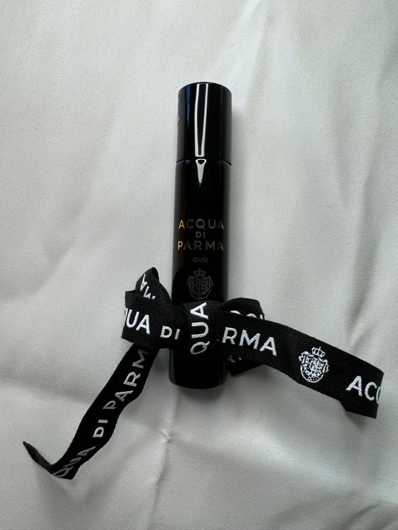 アクア　デ　パルマ12ml香水1本（OUD)。30mlハンドクリーム1本。新品