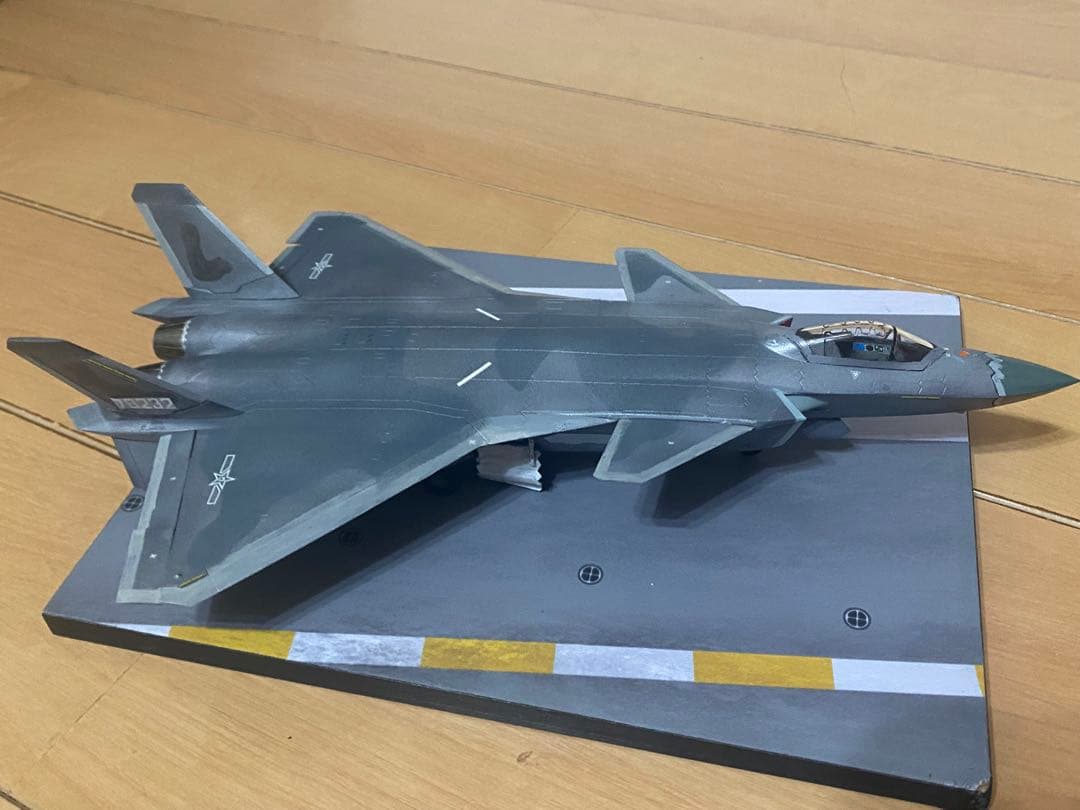 J-20 1/72スケール　プラモデル完成品