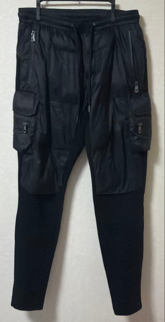 1PIU1UGUALE3 スーパーライトテックパデッドパンツ　ダウンパンツ