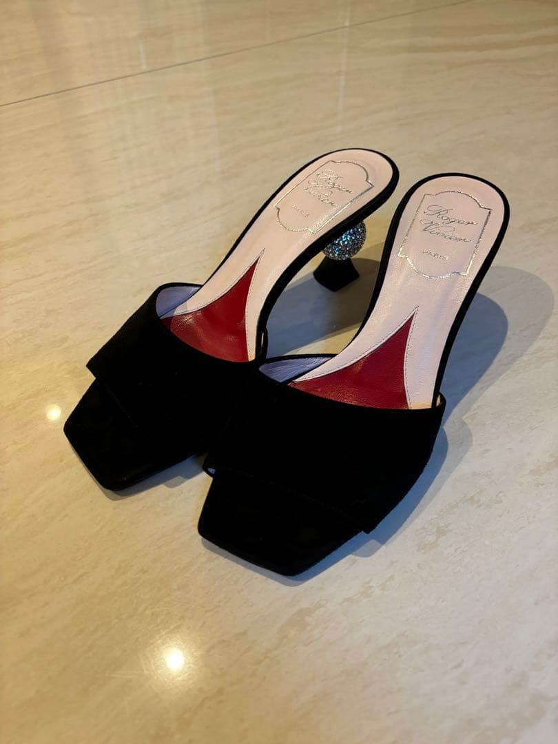 ロジェヴィヴィエ　ビジューヒール　ブラックスエードミュール　35.5