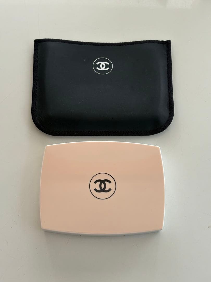 CHANEL LE BLANC パウダーファンデーション