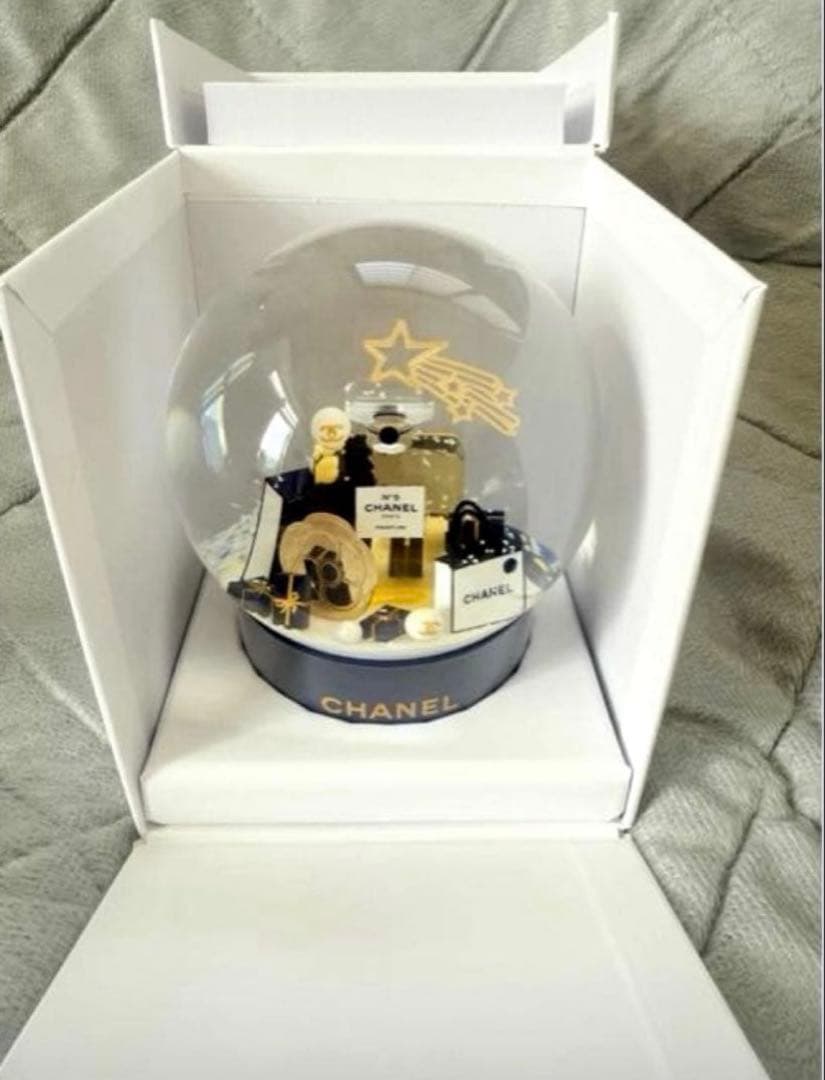 【訳あり】　シャネル　ノベルティ　スノードーム　2025ホリデー限定