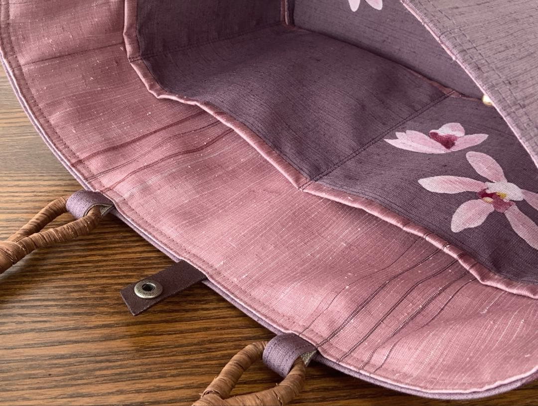 海老染色の紬　蘭のお花　リメイク　山葡萄ハンドルバッグ