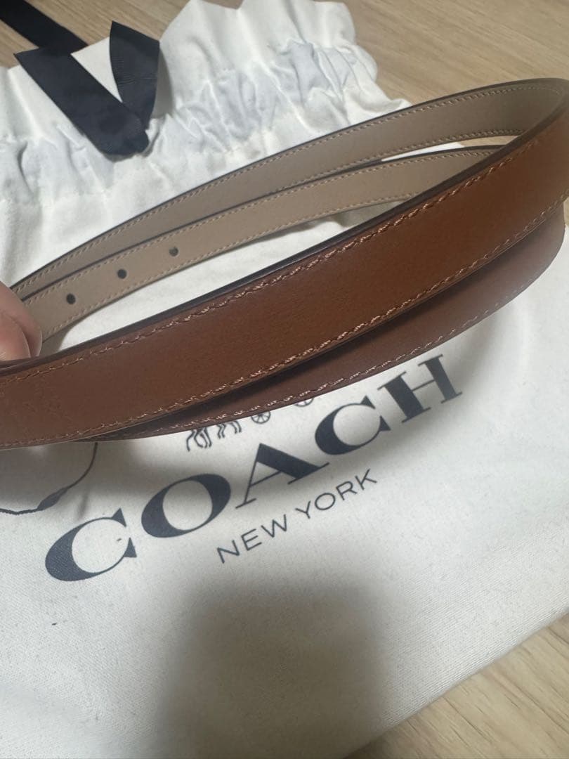 新品COACH リバーシブルベルト保存袋付き