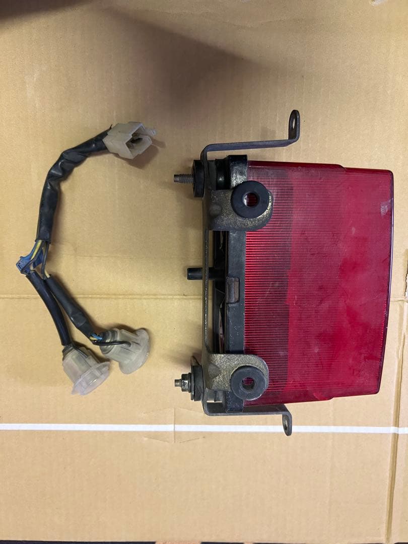 xjr400テールランプセット　4hm 早い者勝ち