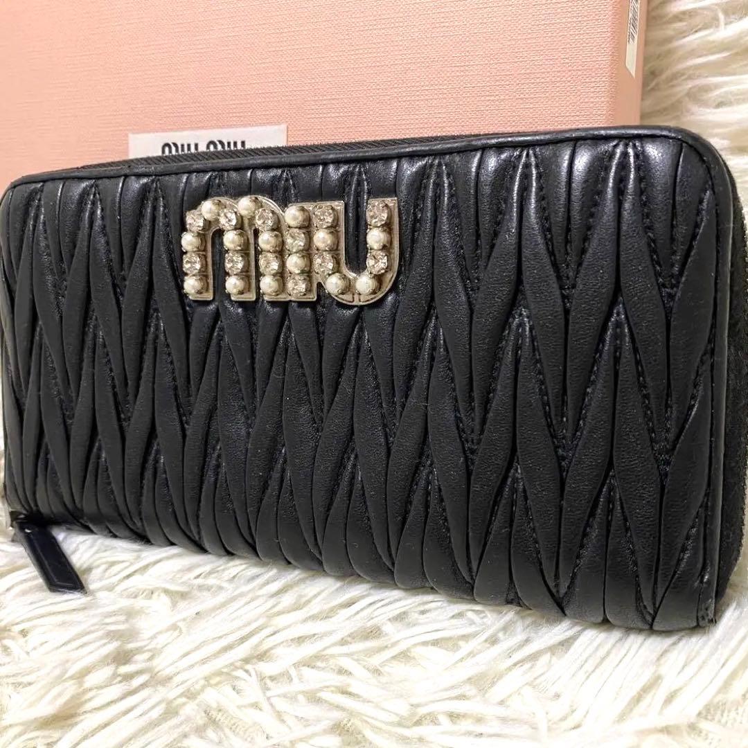 【極美品◦付属品完備✨】MIUMIU 長財布 ラウンド マテラッセ クリスタル黒