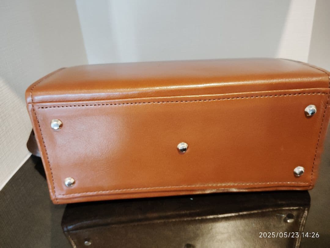 革製ダレスバッグ