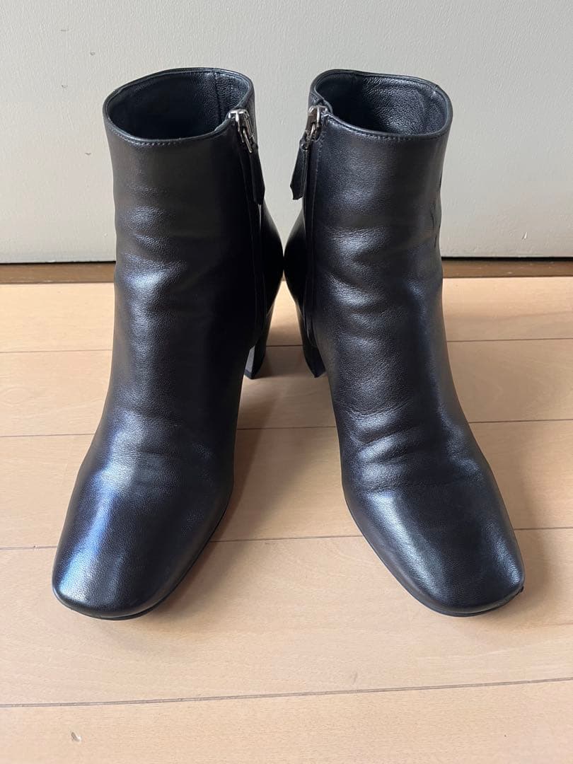 y*o様 プラダ★ブラックレザー★ブーティ★ジッパー付き