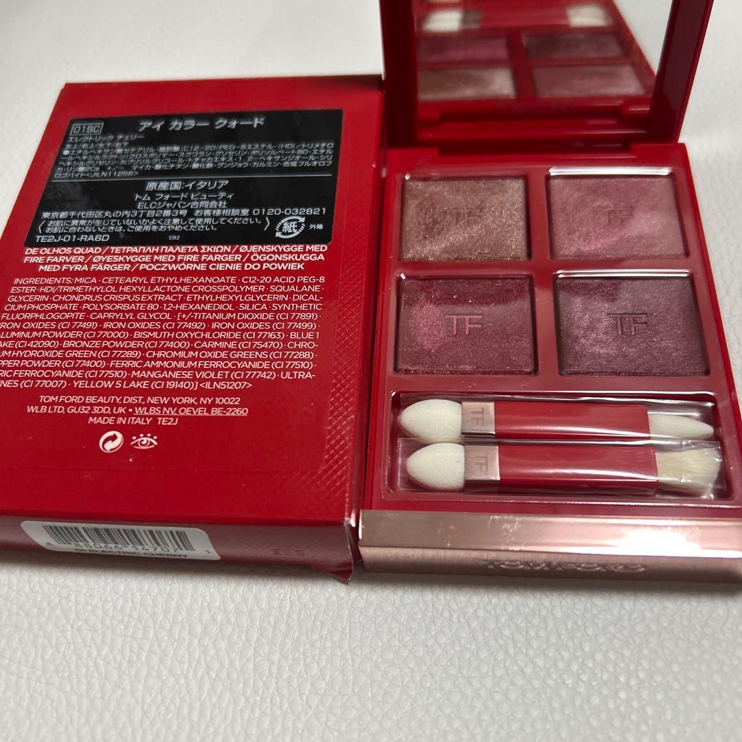 TOM FORD アイシャドウ エレクトチェリー01SC
